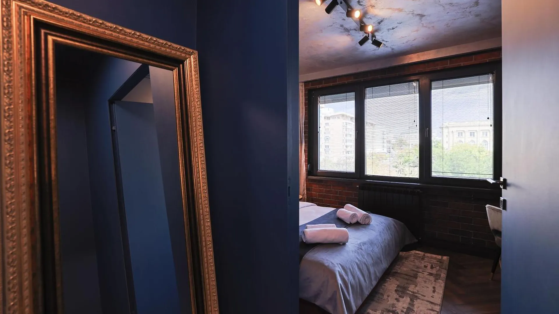 Harley Quinn Apartment Bucharest