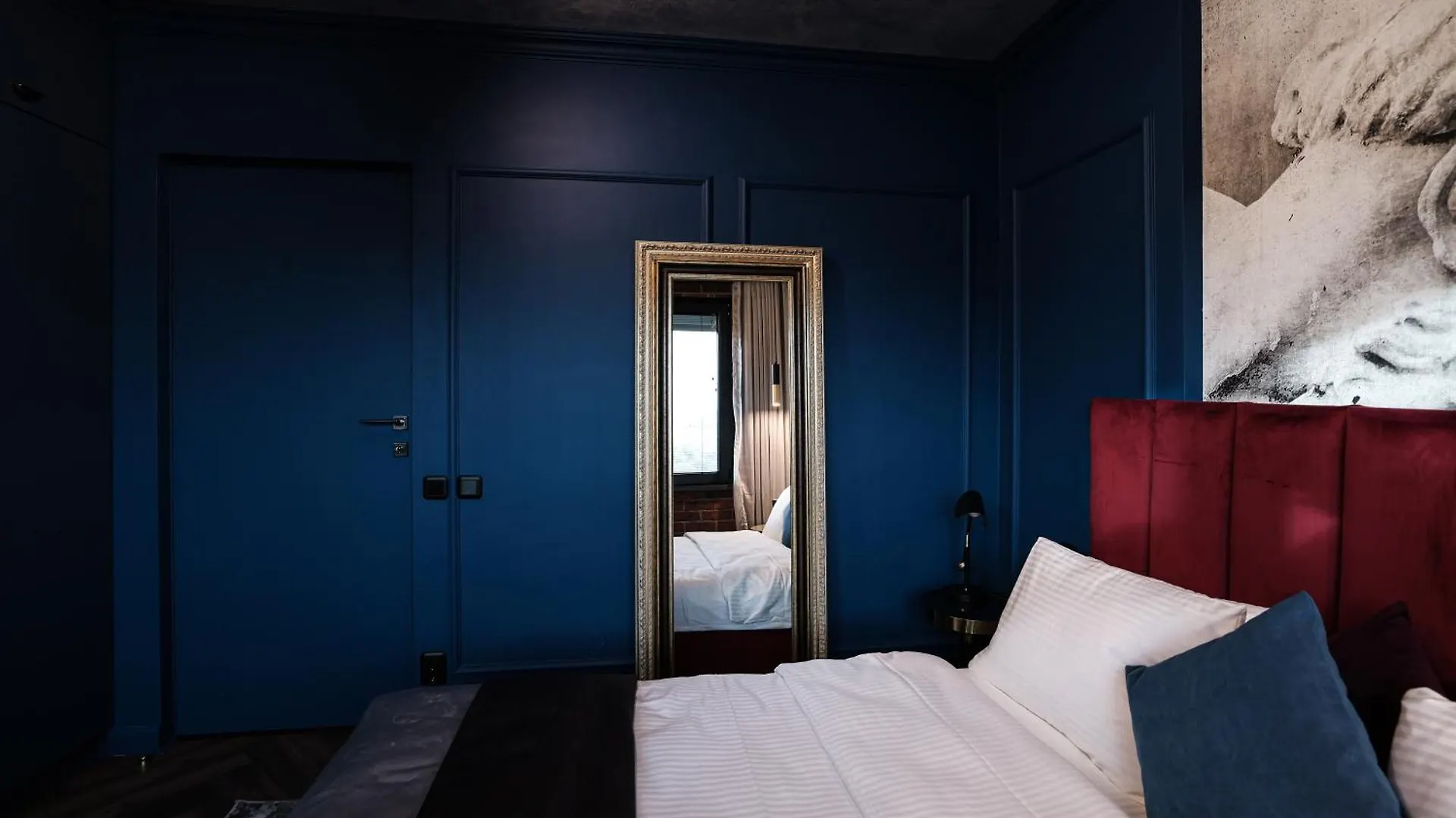 Harley Quinn Apartment Bucharest