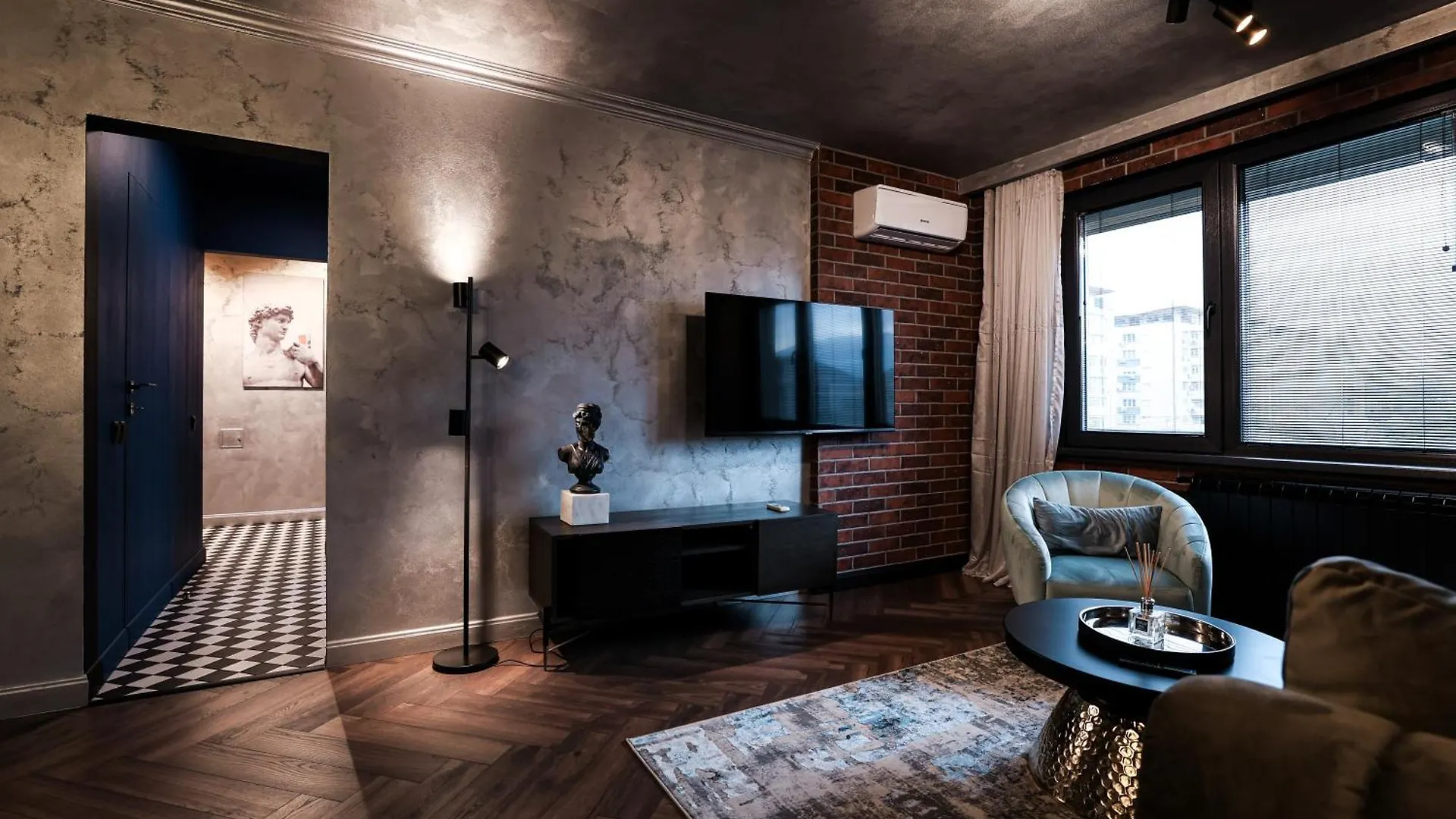 Harley Quinn Apartment Bucharest